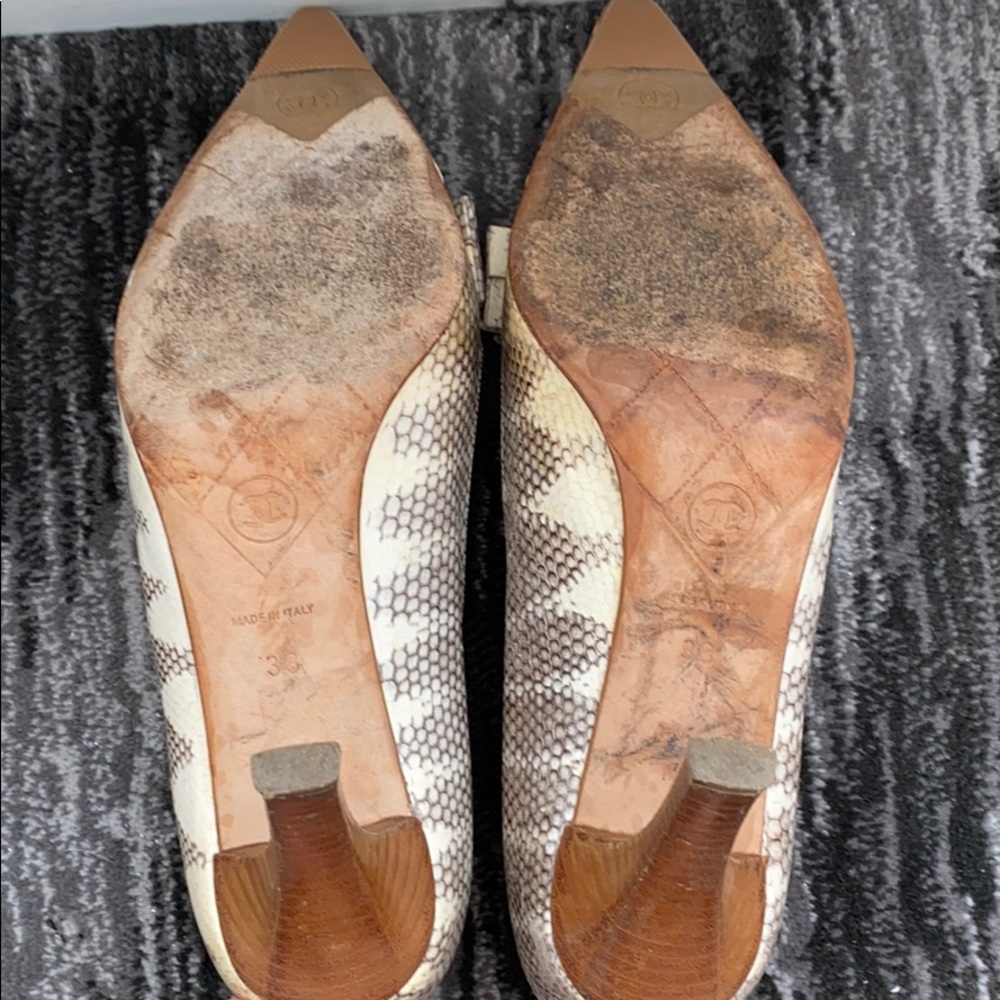 CHANEL snake skin leather heels size 38 - Picture 4 of 4